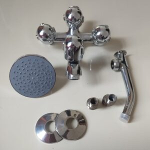 WALL SHOWER BRASS